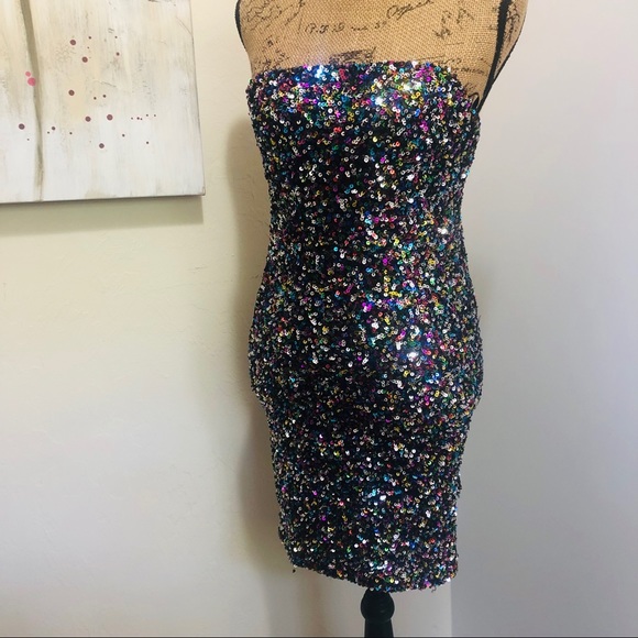 SOLD Women’s Sequin Confetti Party Dress Strapless - Picture 4 of 5